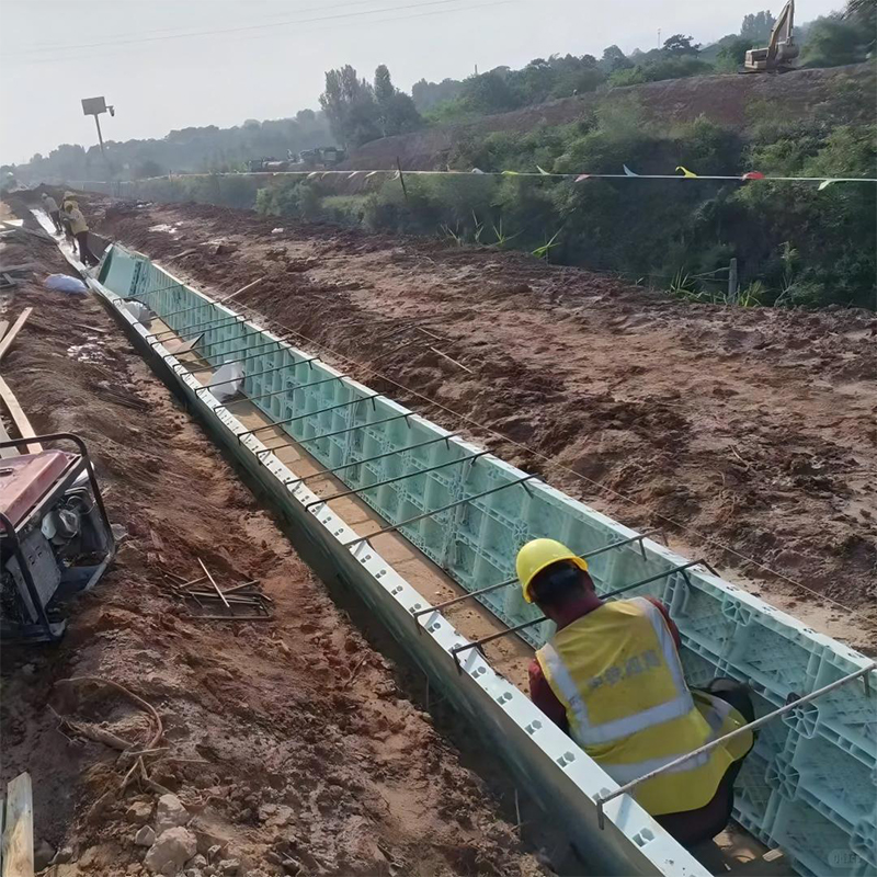 Cốp pha cốt PP+GF